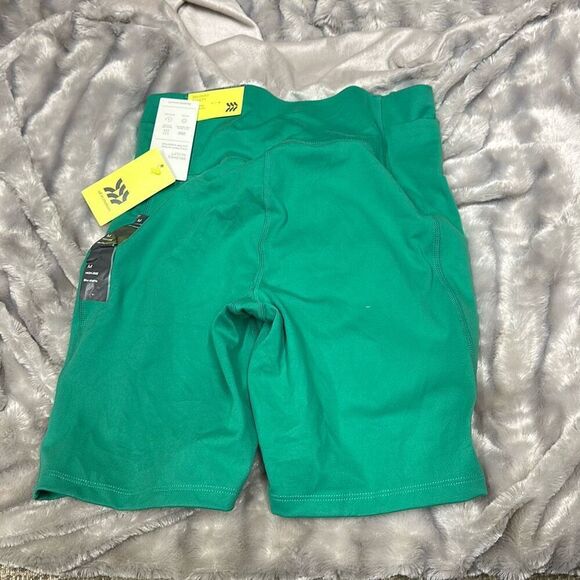 Woen's Brushed‎ Sculpt Bike Shorts - All in Otion™ Size M - Picture 3 of 3